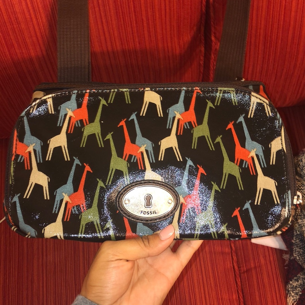 NWOT Fossil cross body purse!!!